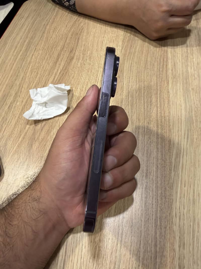 Apple iPhone 14 Pro 1