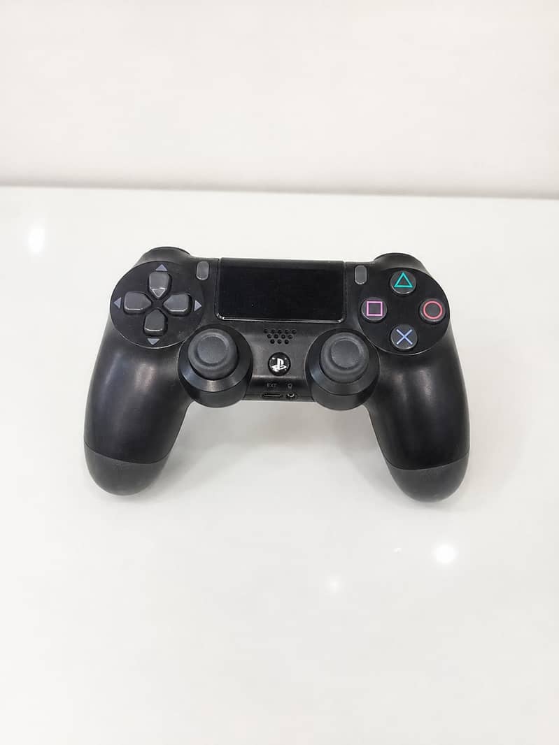 PS4 DualShock 4 Controller – Black 0