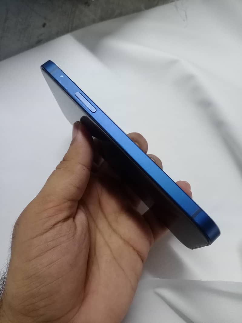 Apple iPhone 12 1