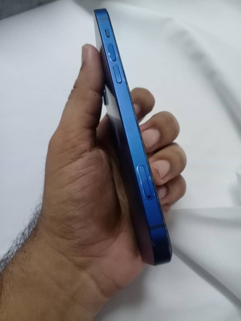 Apple iPhone 12 2