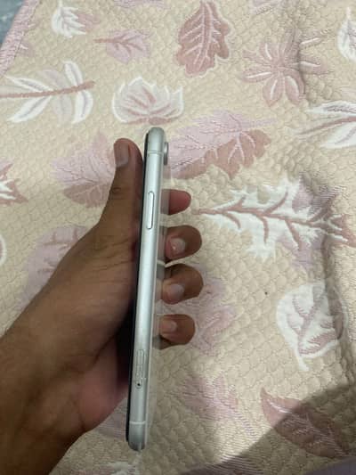 Apple iPhone XR
