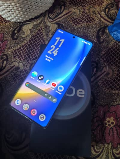 Vivo V30e 5G 8/256GB — 10/10 کنڈیشن — PTA Approved