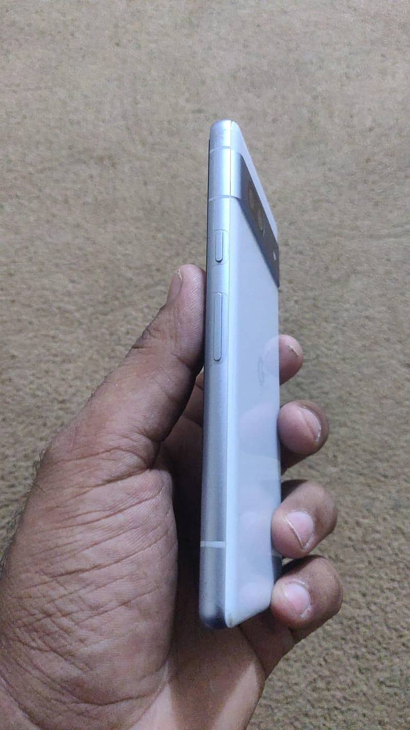 Google Pixel 7a 2