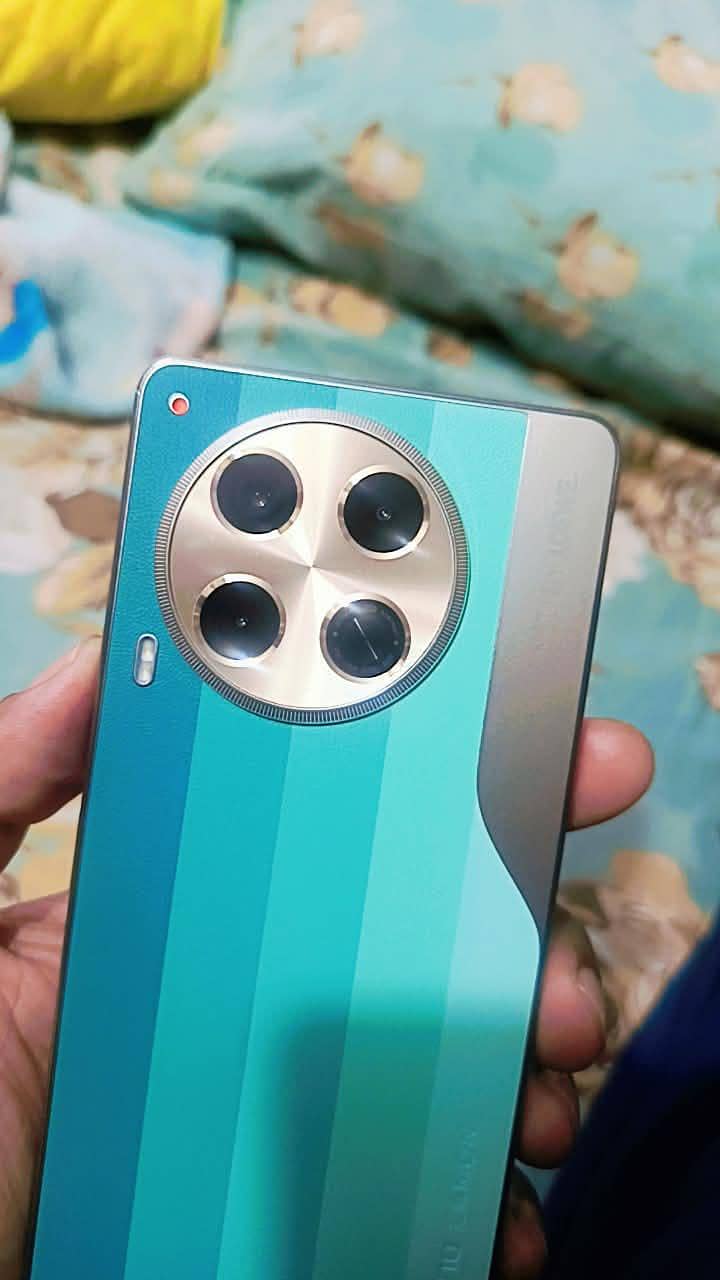 Tecno CAMON 30 2