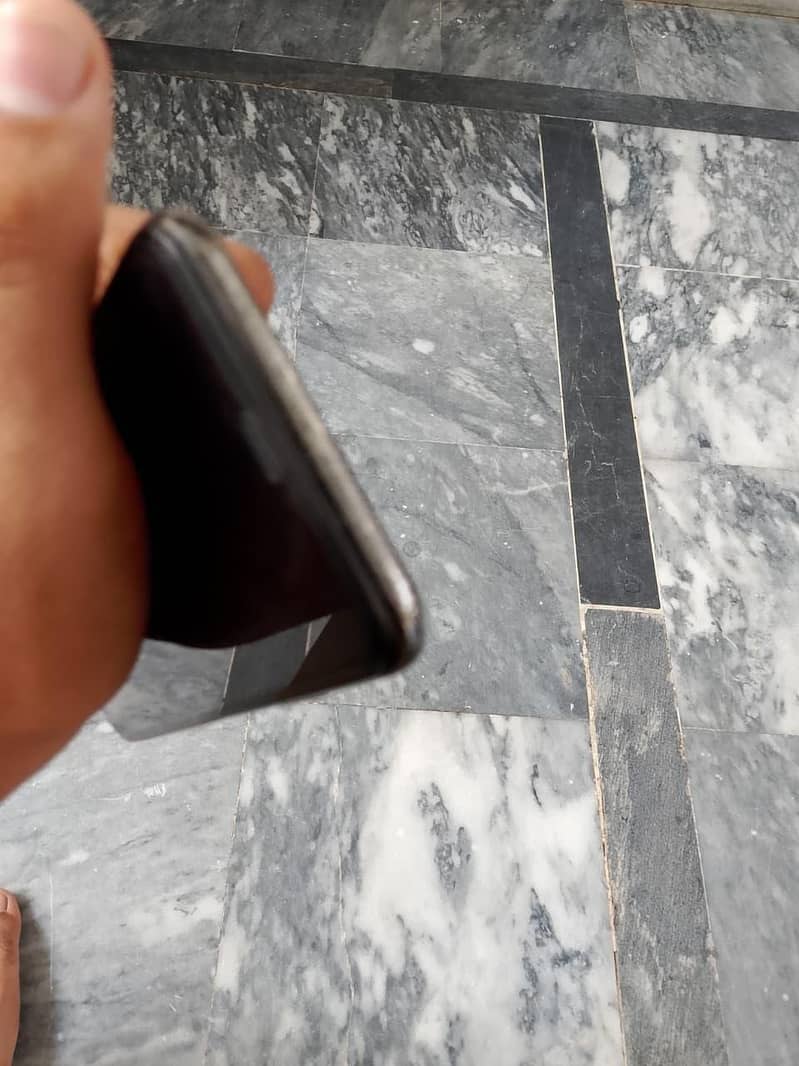 Apple iPhone X 4