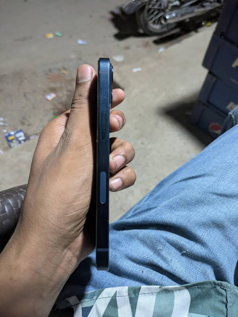 Apple iPhone 13 3