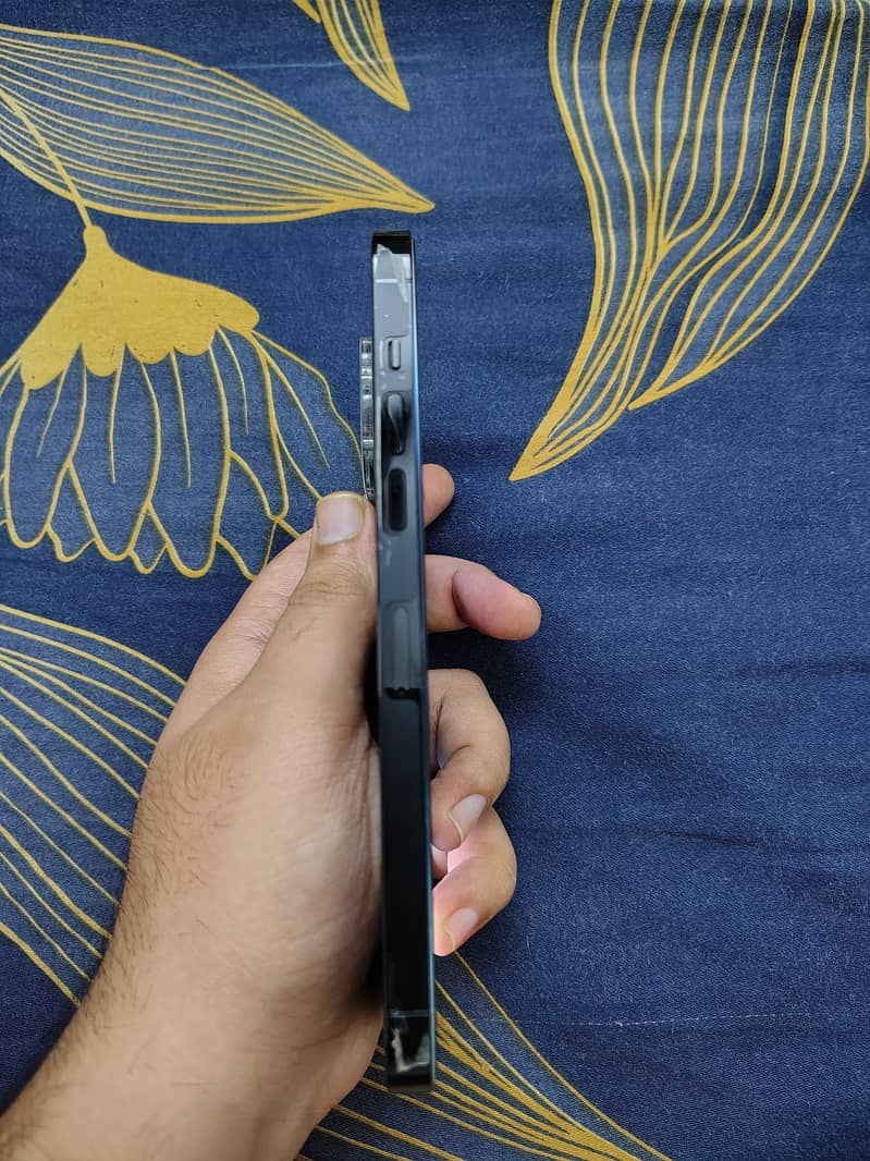 Apple iPhone 14 Pro Max 8