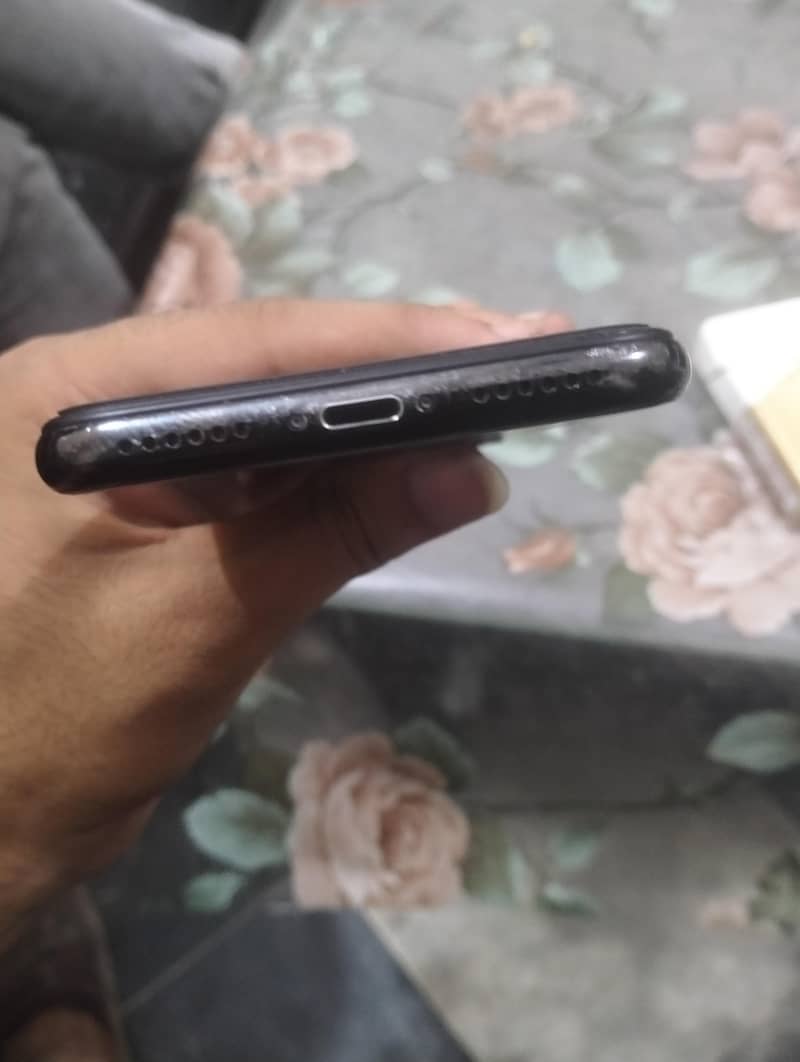 Apple iPhone X 3