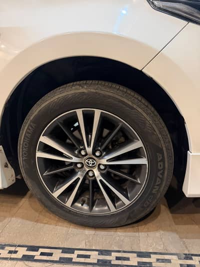 Toyota Grande original rim with 205-55-16 yokohama advan db for sale