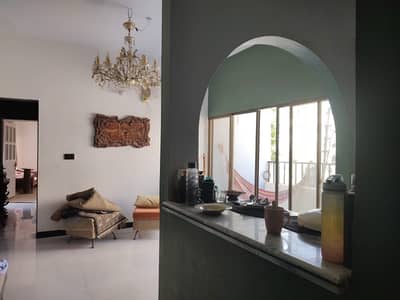 300 Yards Corner Bungalow For Sale In Gulshan-E-Iqbal Block 4