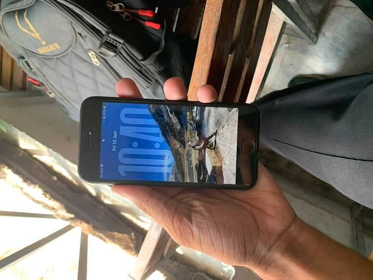 Apple iPhone SE 3 3
