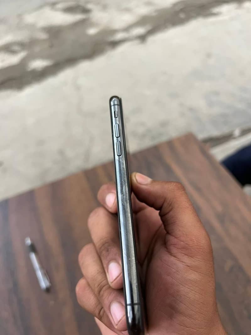 Apple iPhone X 0