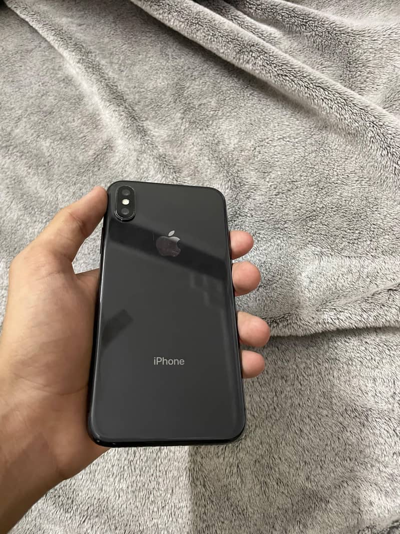 Apple iPhone X 4