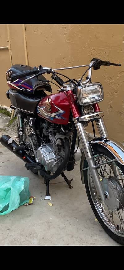Honda125 for sale 2017 model All punjab num wattsap num 03174550592