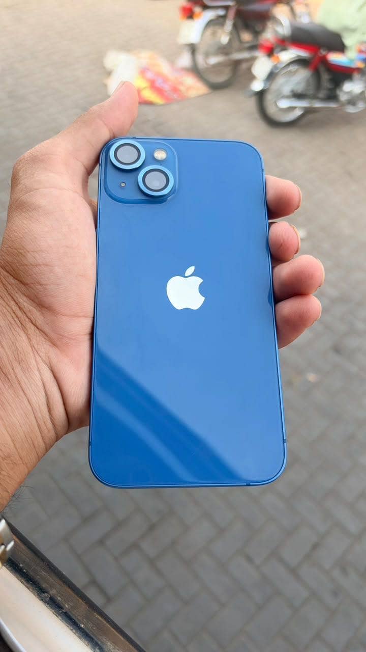 Apple iPhone 13 0