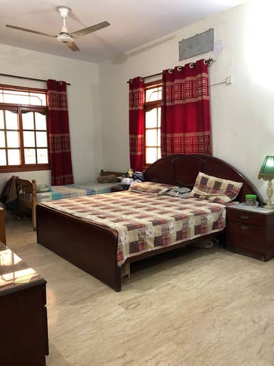 3 Bed DD Flat For Sale In Ramsha Avenue Gulistan-E-Johar Block 13
