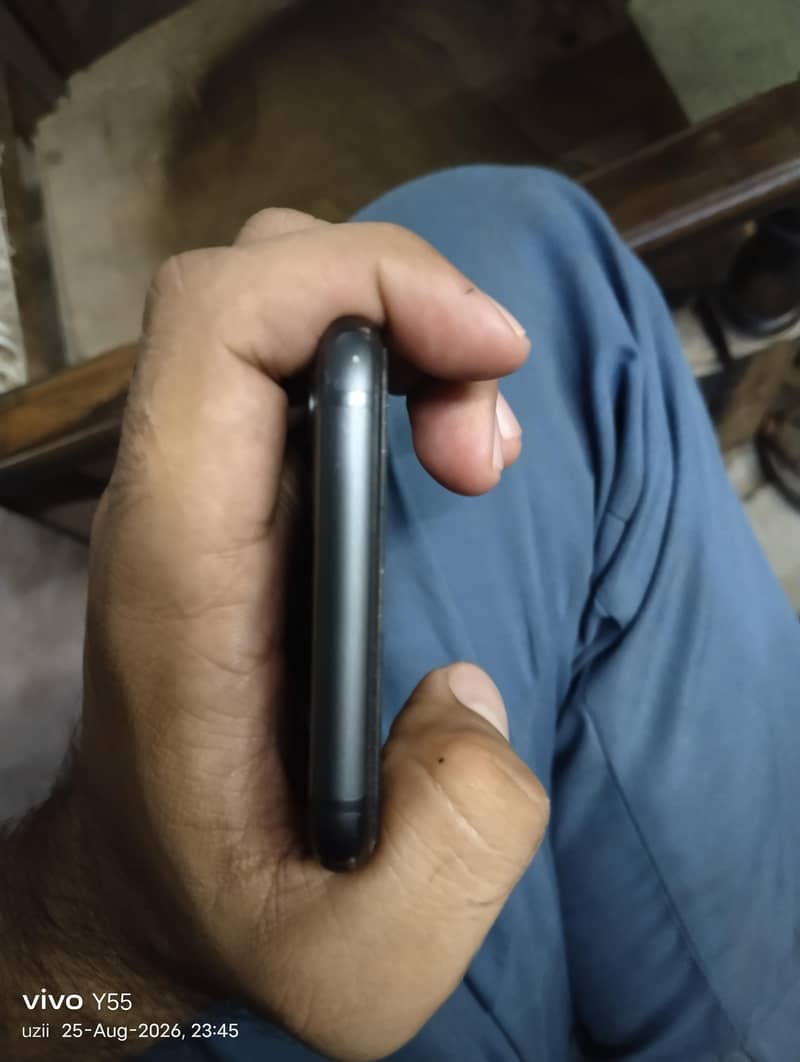 Apple iPhone 11 5