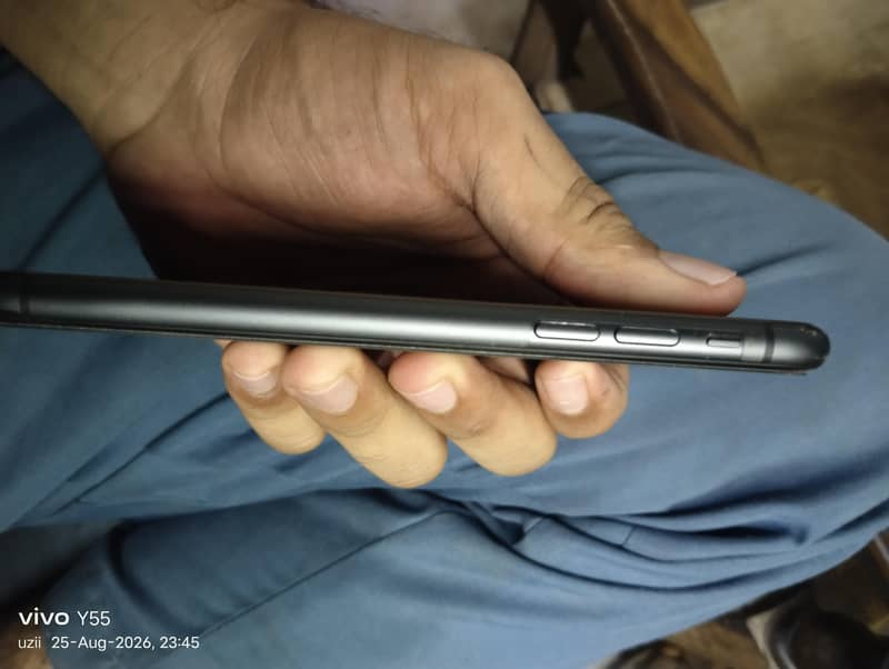 Apple iPhone 11 6