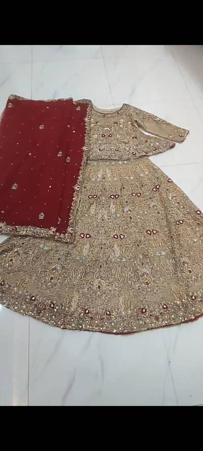 heavy bridal dress 1 time used