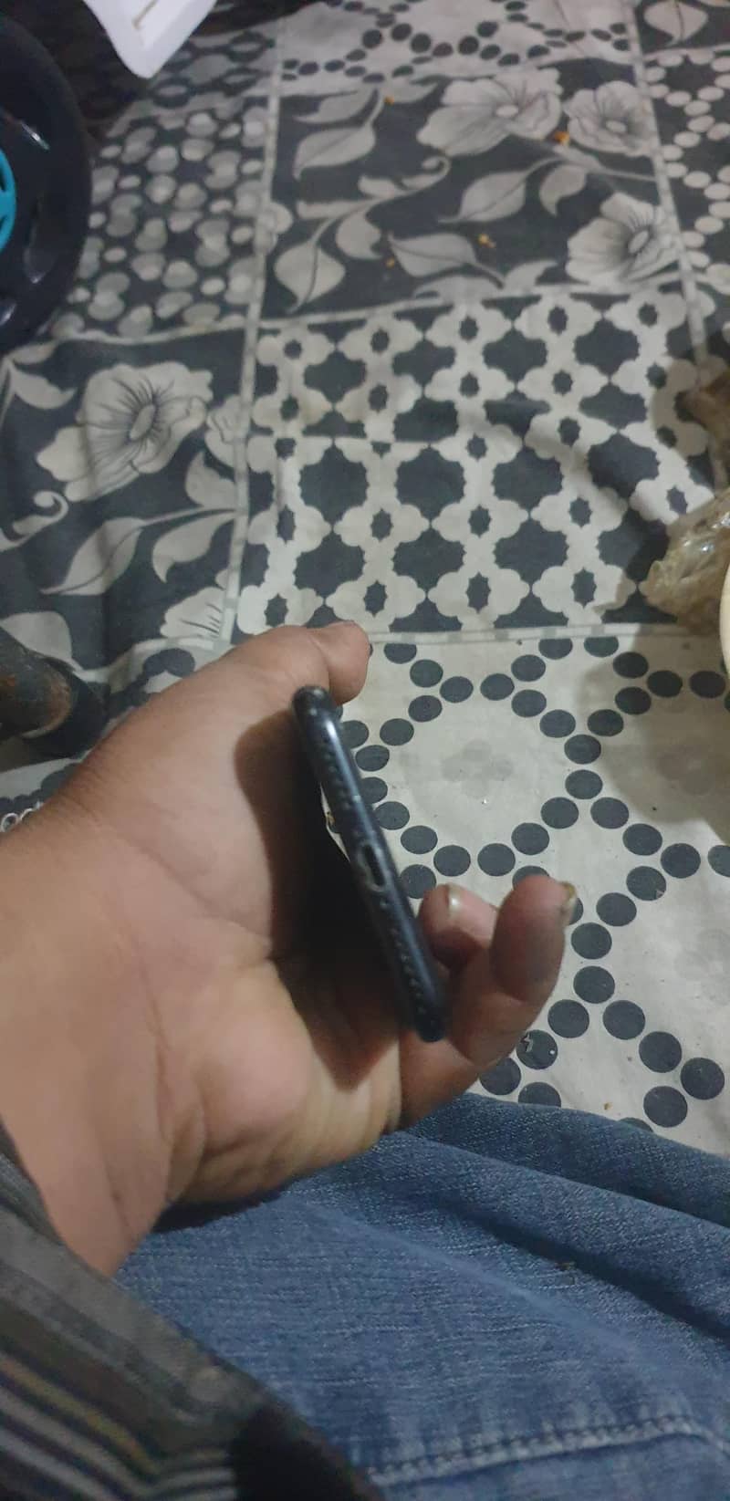 Apple iPhone 7 0