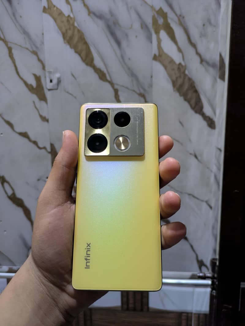 Infinix Note 40 Pro 0