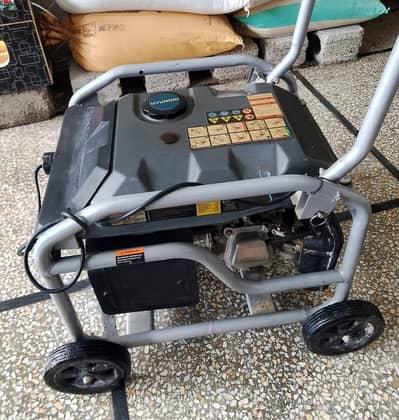 Hyundai Gasoline Generator 2.2 KW (HGS2500)