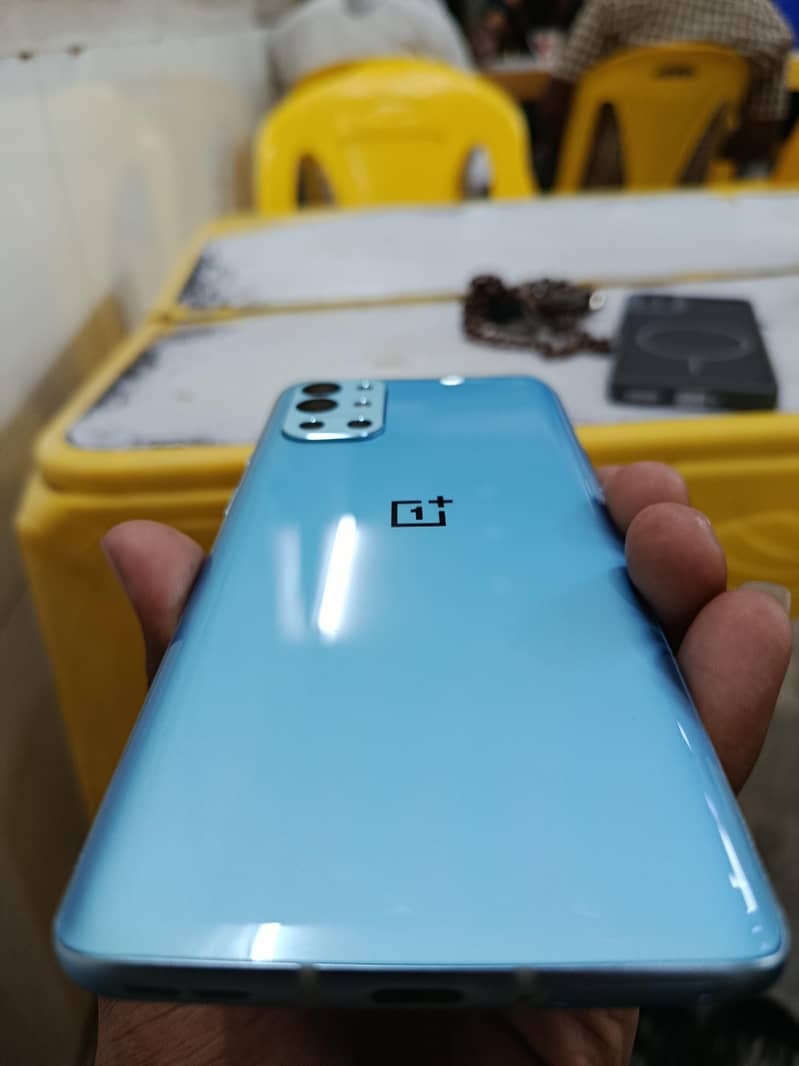 One Plus 9R 5