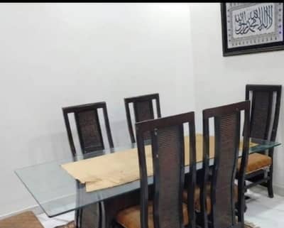 Dining Table with 6 chairs