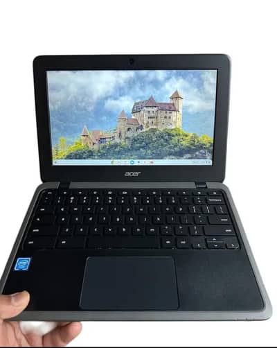 Acer c732 4gb 32gb touchscreen with charger