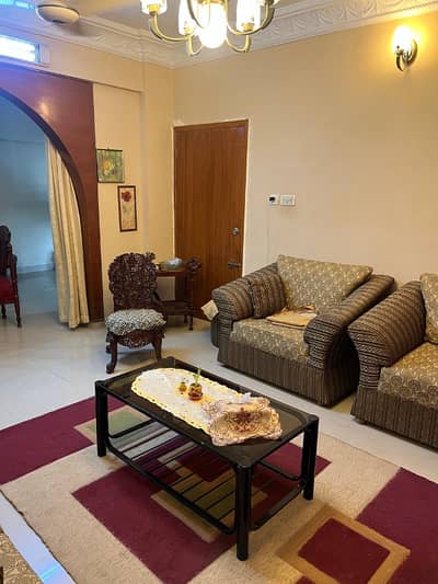 3 Bed DD Flat For Sale In Gulshan-E-Iqbal Block 4