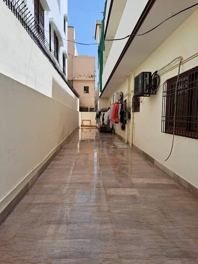200 Yards Banglow For Sale In Gulistan-E-Jauhar Block 19