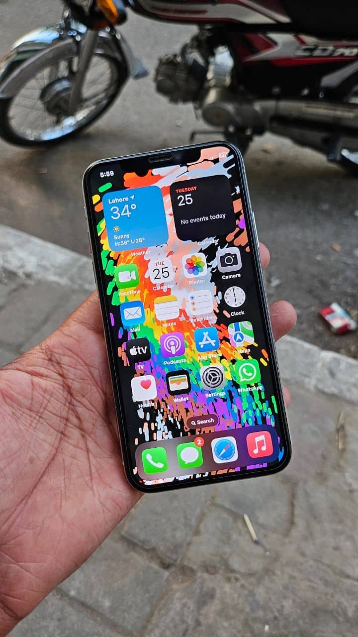 Apple iPhone X 3