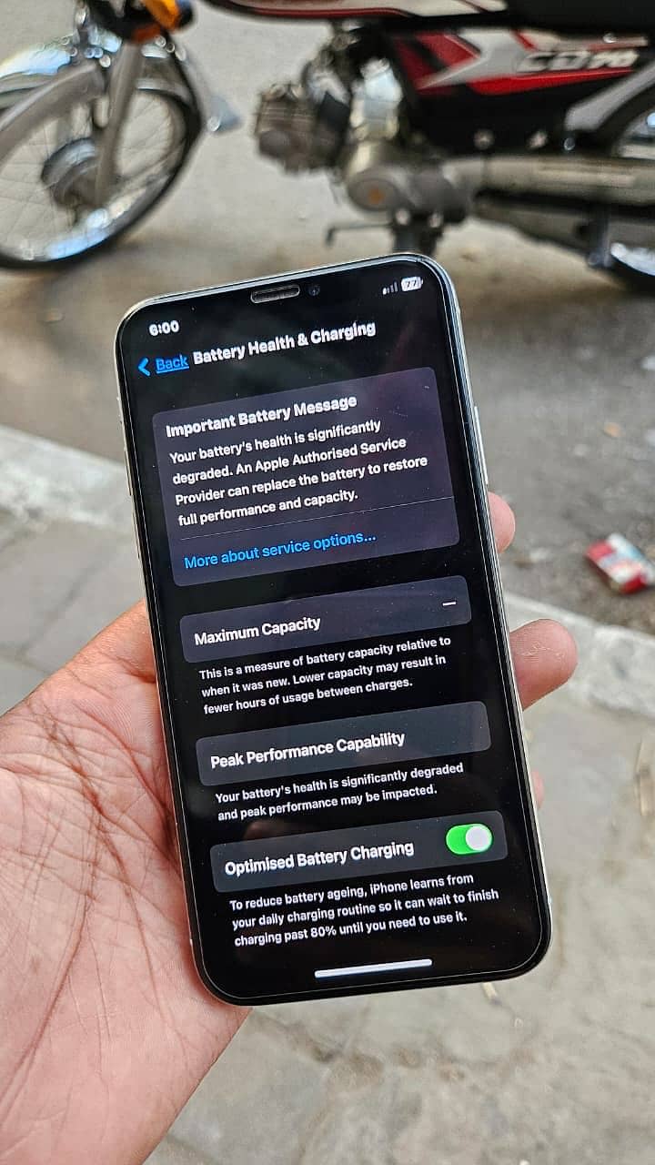 Apple iPhone X 4