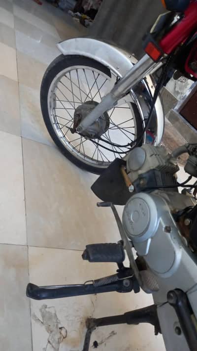 Honda CD 70 cc 0328/31/60/580/urgent sel karni hai bike model 2019