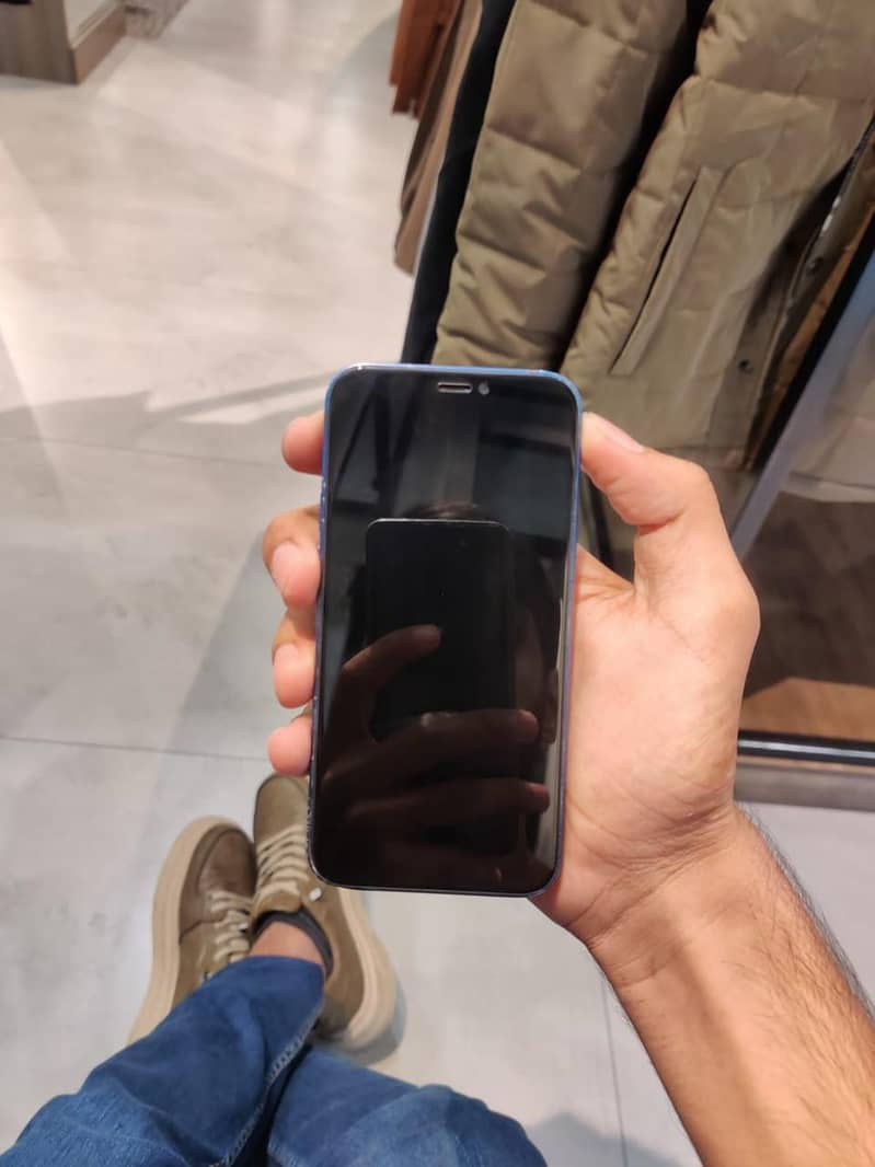 Apple iPhone 12 mini 1