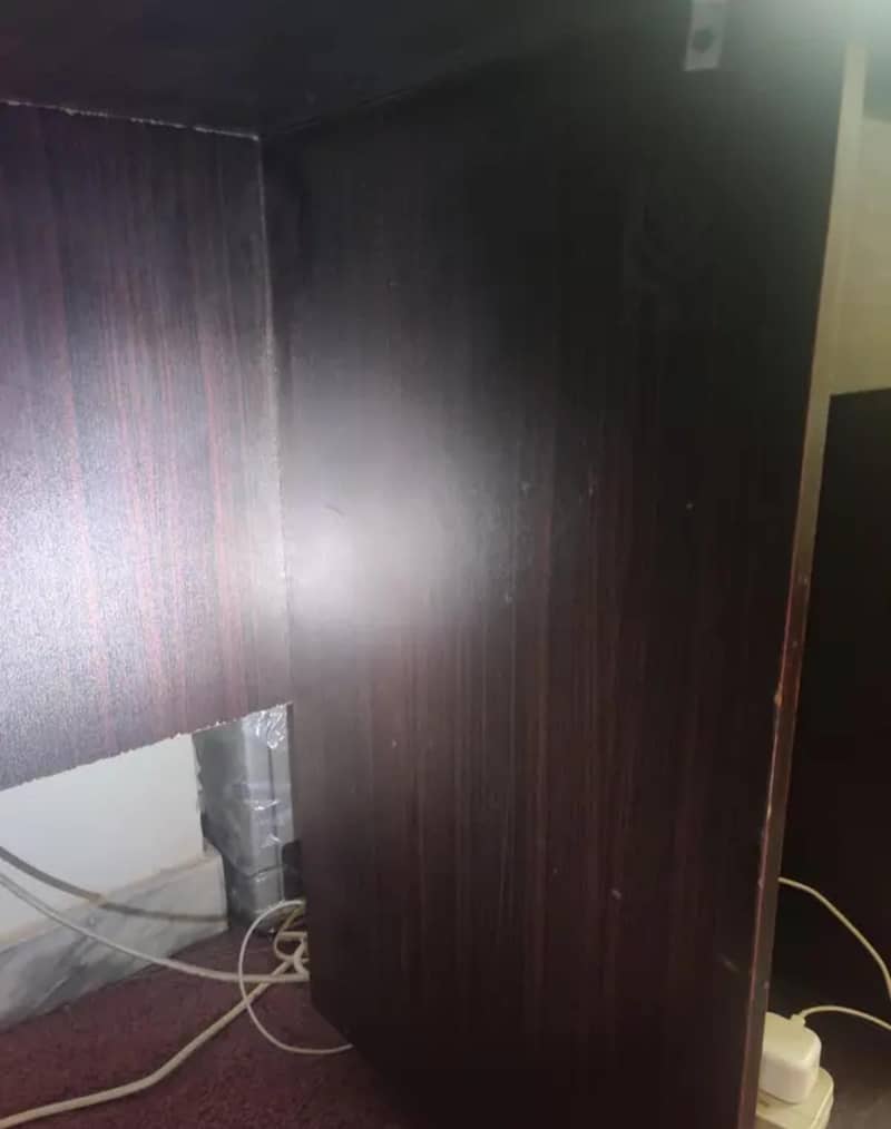 Study Table/ Office Table with glass 3