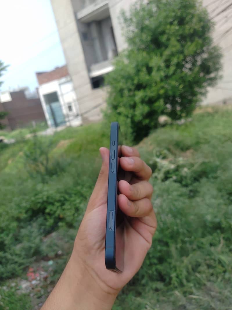 Iphone 13 4