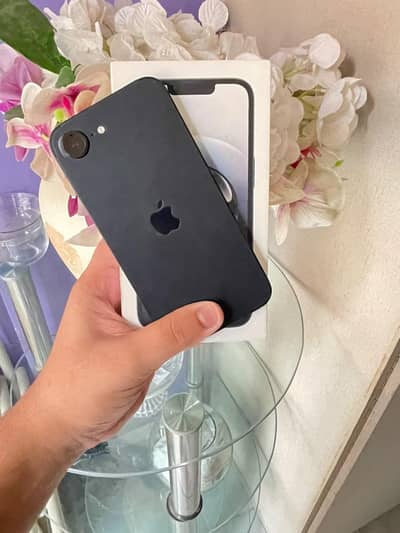 Apple iPhone 16e