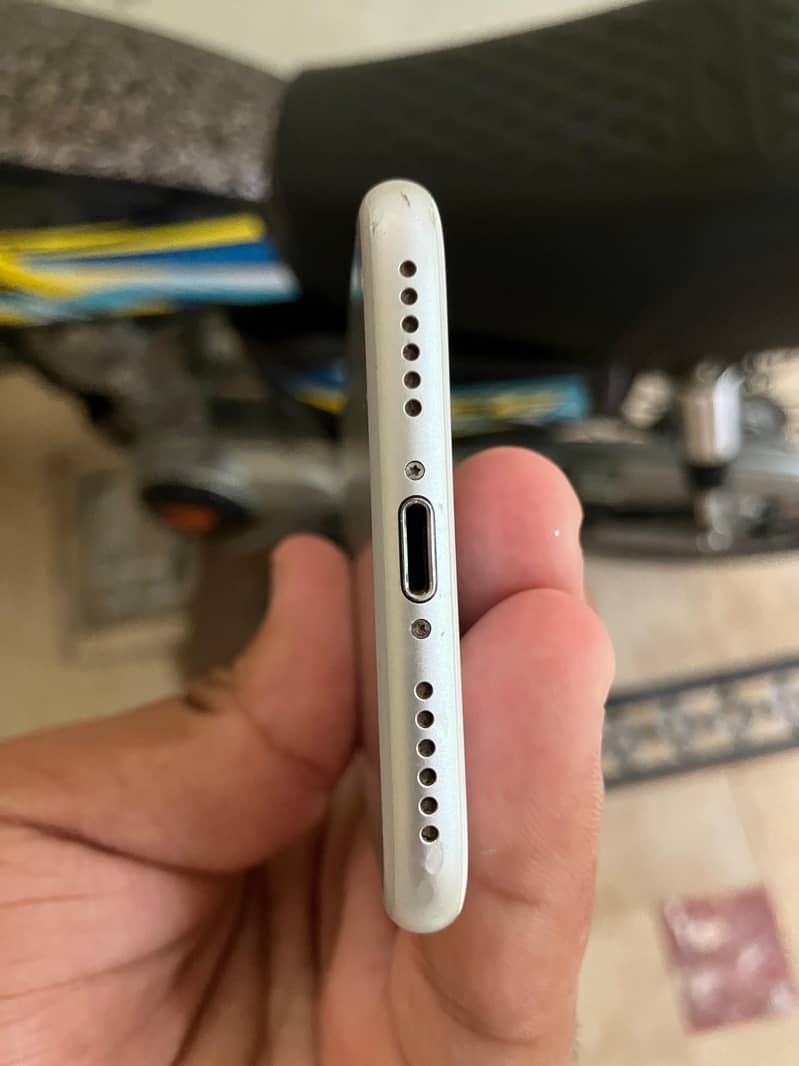 Apple iPhone 7 4
