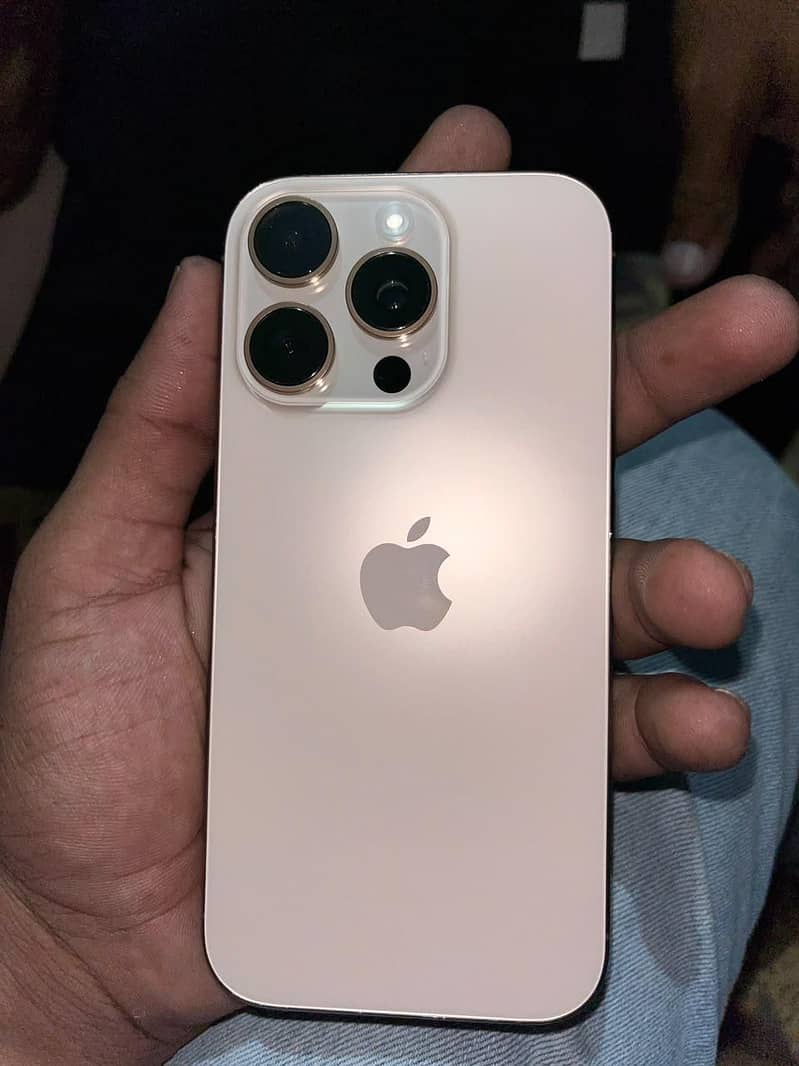 Apple iPhone 16 Pro 2