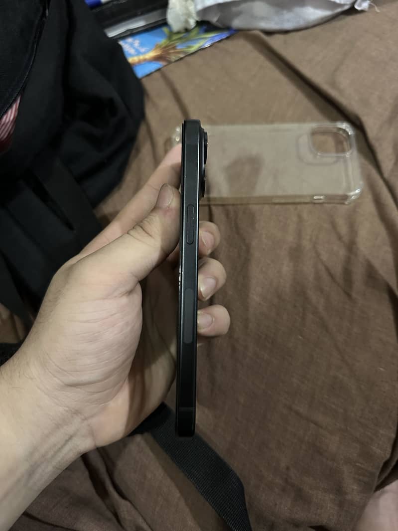 Apple iPhone 15 2