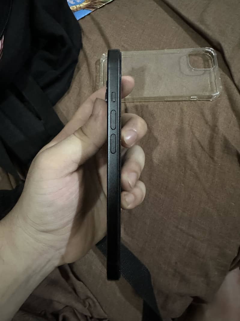 Apple iPhone 15 3