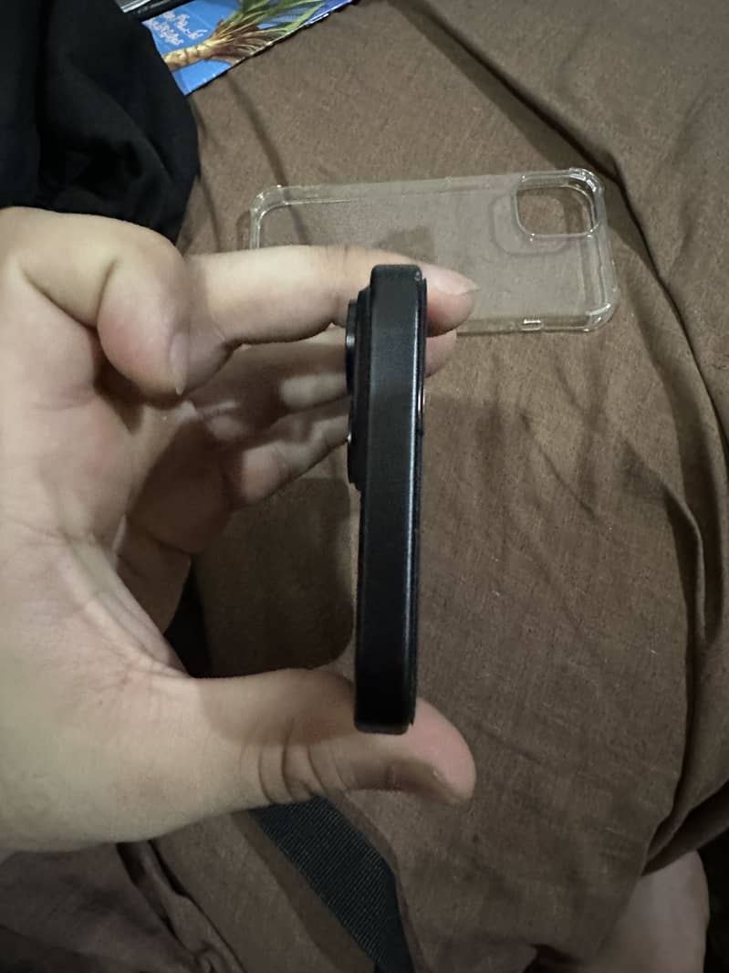 Apple iPhone 15 5