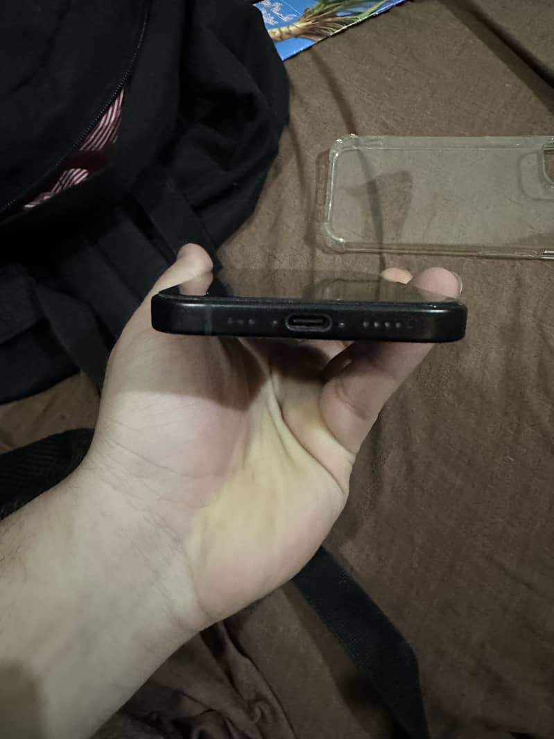 Apple iPhone 15 6