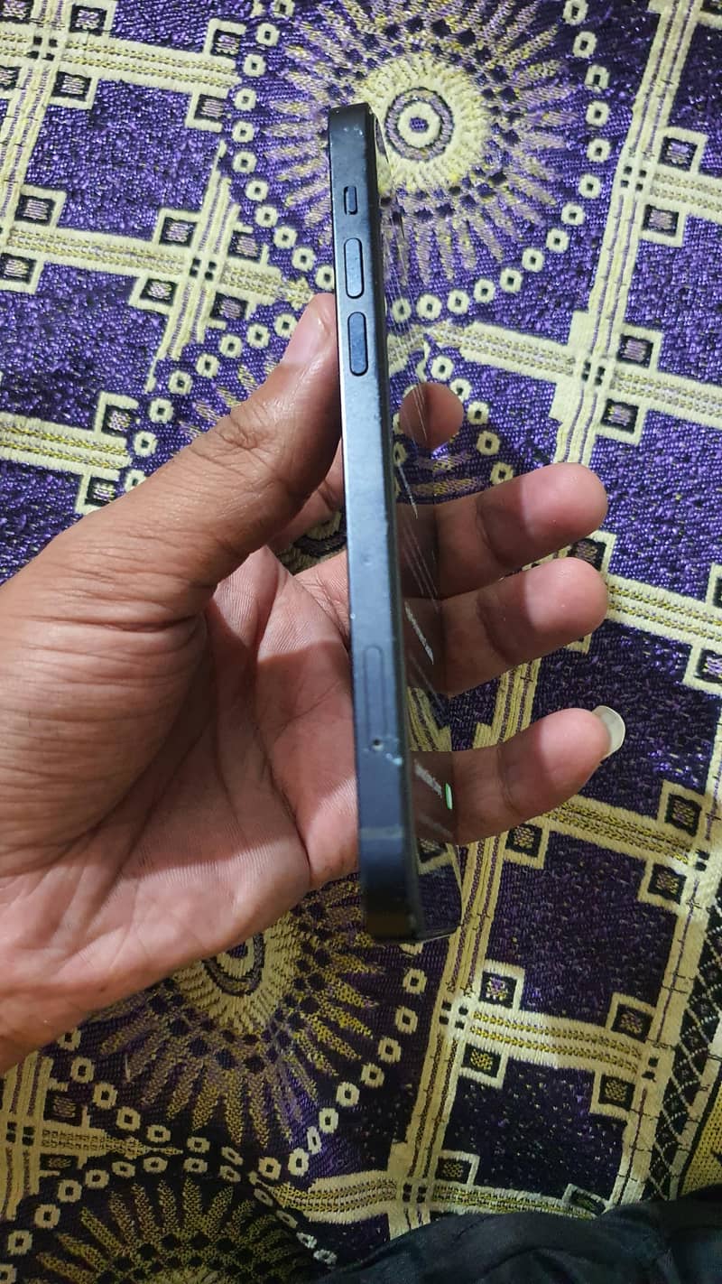 Apple iPhone 12 2