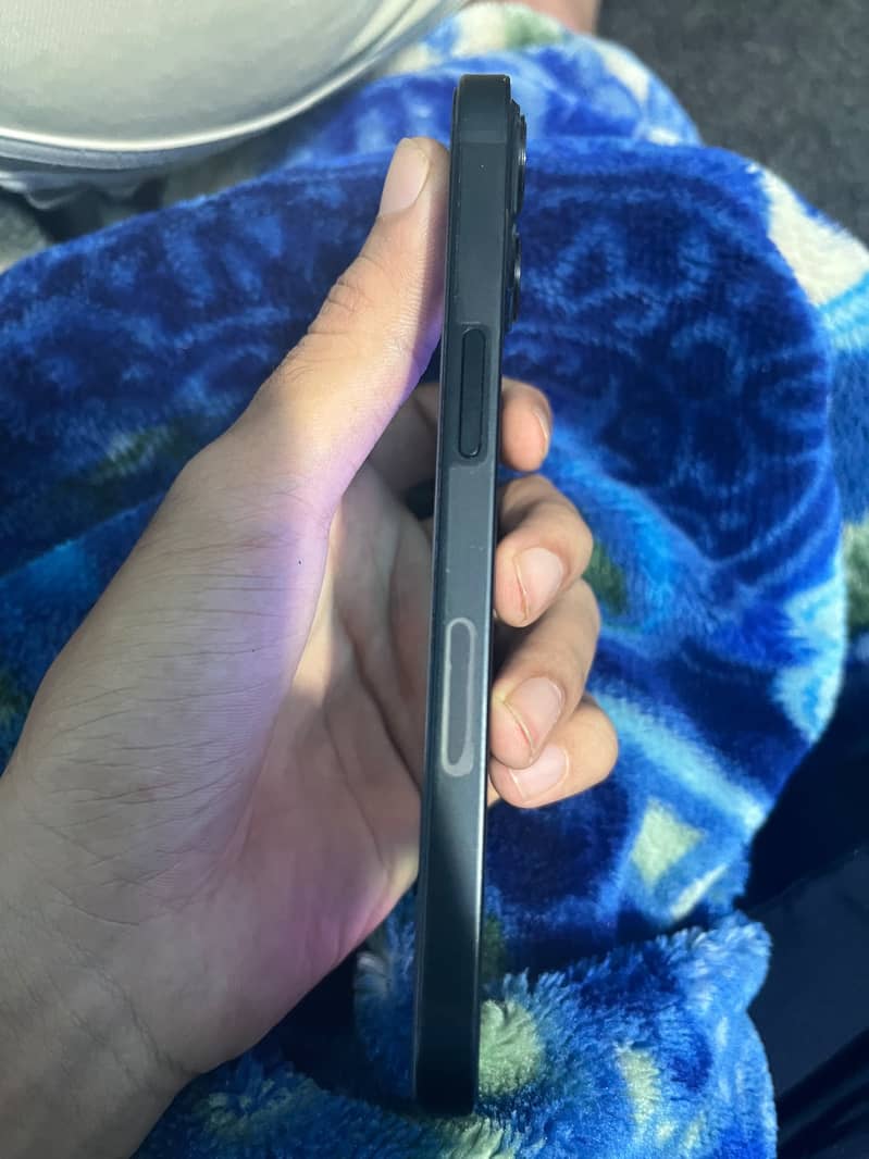 Apple iPhone 13 6