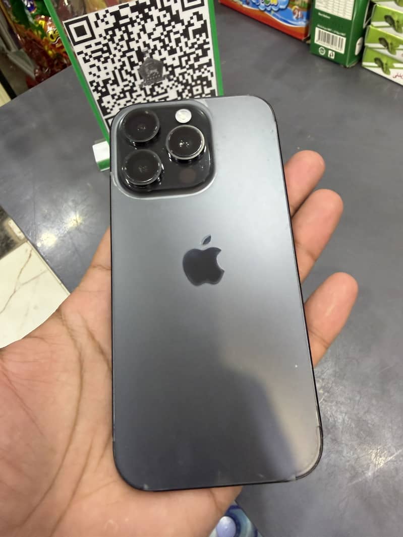 Apple iPhone 16 Pro 0