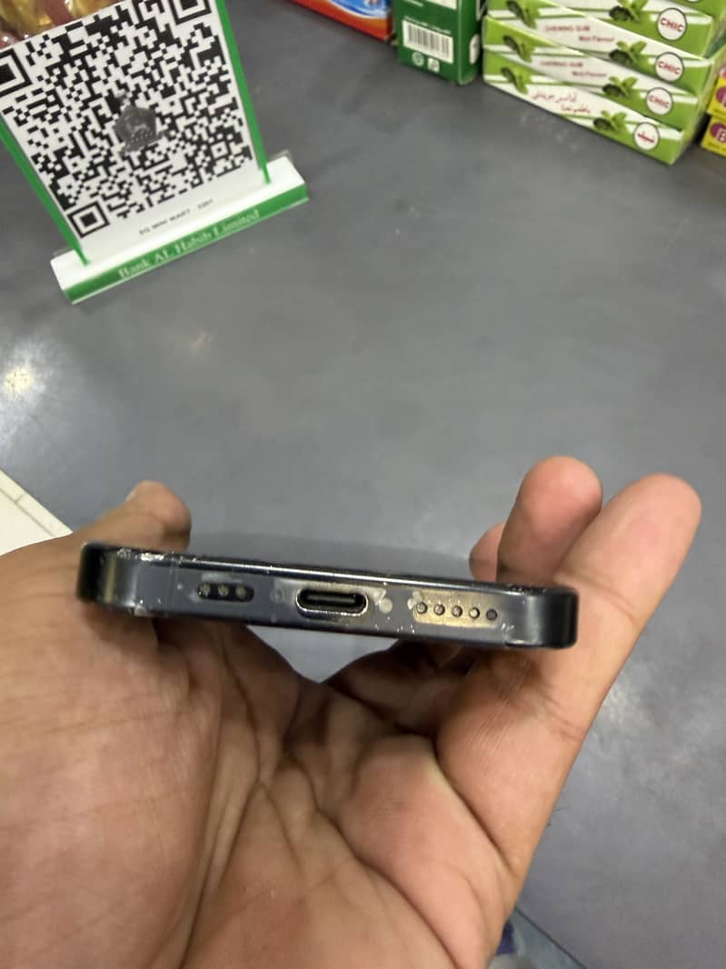 Apple iPhone 16 Pro 7
