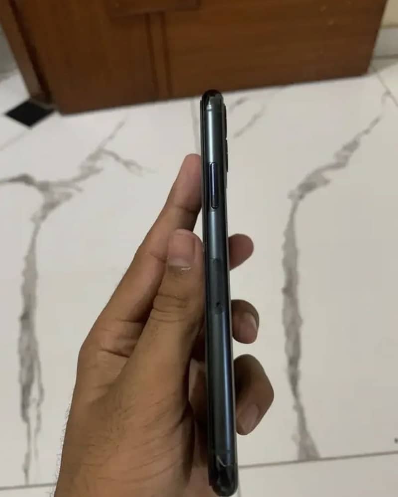 iPhone 11 Pro 6