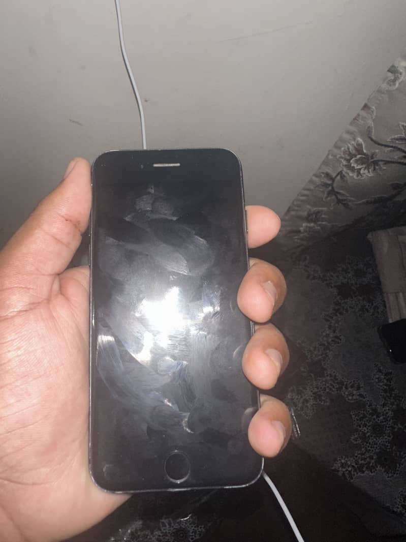 Apple iPhone 7 3